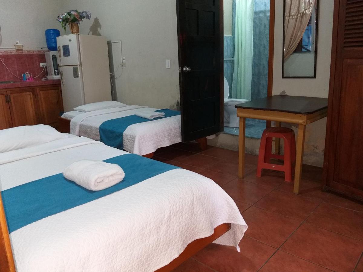 Hostal Miconia Puerto Ayora  Exterior foto