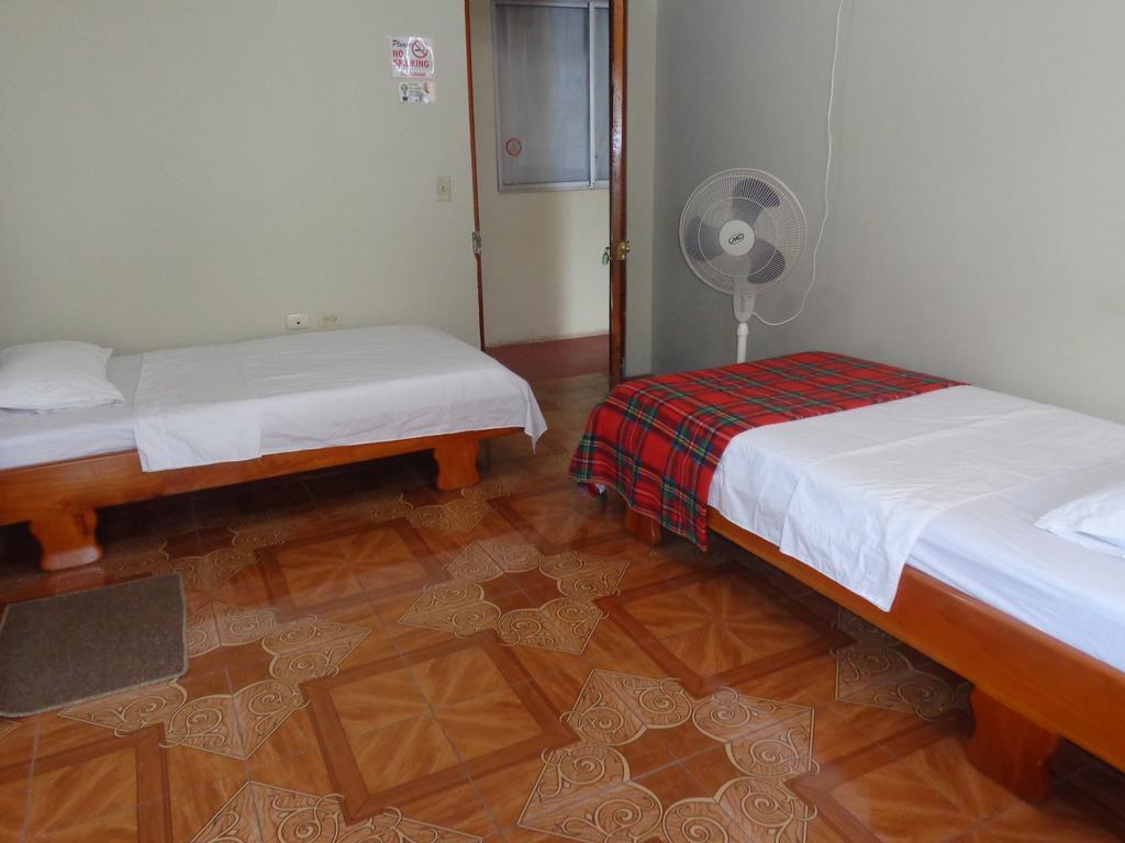 Hostal Miconia Puerto Ayora  Zimmer foto